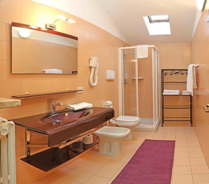 Hotel Residenza Alighieri บาร์โดลิโน ภายนอก รูปภาพ